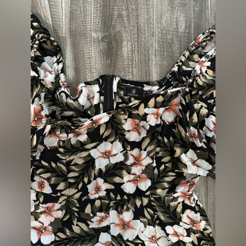 Volcom romper - Picture 2 of 2